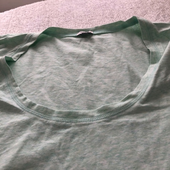 Kismet exl teeshirt, pale green , elastic waist, short sleeves, like new - Picture 6 of 8